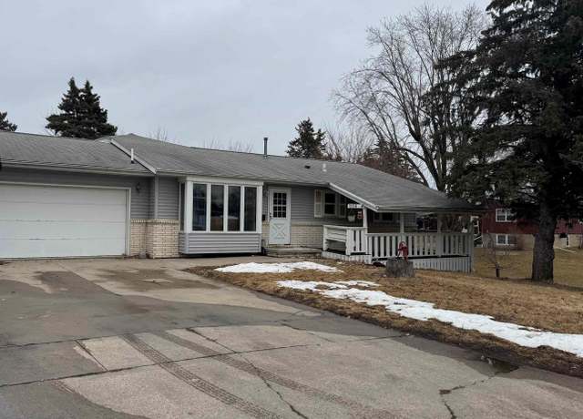 Property at 1114 N 10th Ave, Newton, IA 50208, 4 beds, 2 baths