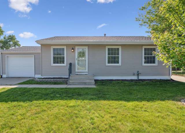 Property at 309 Day St. N.w. St, Cedar Rapids, IA 52405, 3 beds, 2 baths