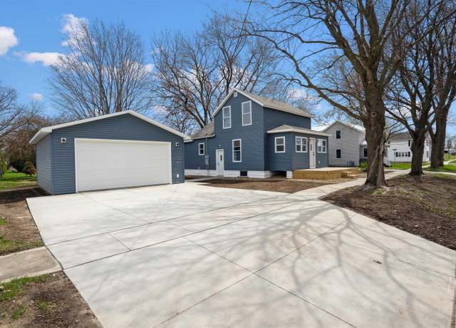 Property at 306 NE 8th Ave, Independence, IA 50644, 4 beds, 1.5 baths