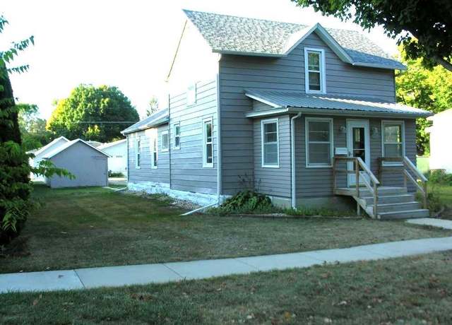 Property at 906 Mechanic St, Osage, IA 50461, 3 beds, 2 baths