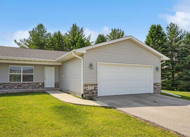 Property at 2902 Cohen Ln, Waterloo, IA 50701, 2 beds, 2 baths