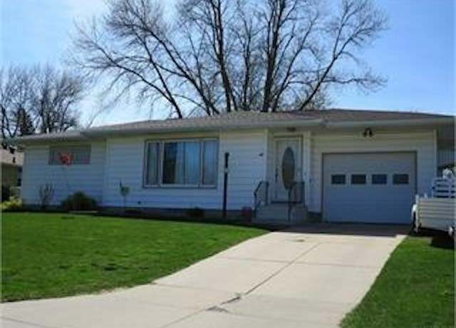 Property at 211 Desoto Ave, Waterloo, IA 50701, 2 beds, 1 bath