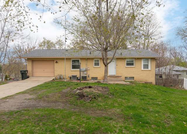 Property at 2600 Waterloo Rd, Cedar Falls, IA 50613, 4 beds, 2 baths