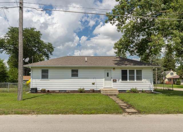 Property at 504 Downing Ave, Waterloo, IA 50701, 4 beds, 2 baths