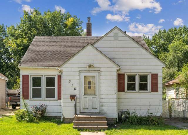 Property at 316 Archer Ave, Waterloo, IA 50703, 3 beds, 1 bath