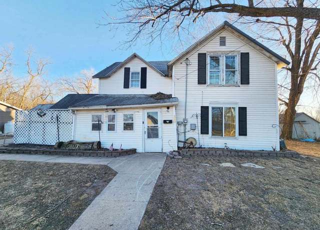 Property at 304 Denton St, Manchester, IA 52057, 3 beds, 1 bath
