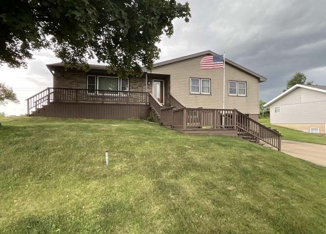 Property at 109 Sunset St, Elgin, IA 52141, 3 beds, 1.5 baths