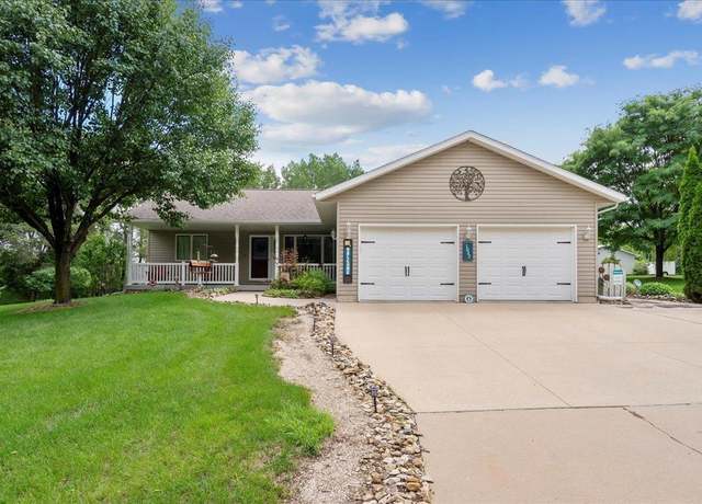 Property at 1022 Short St, Waterloo, IA 50707, 4 beds, 3 baths