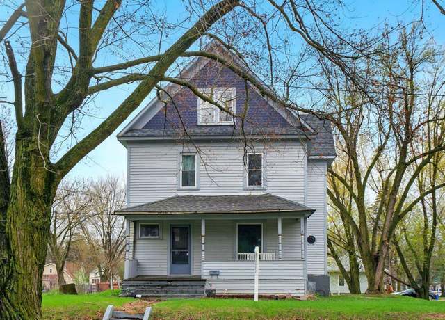 Property at 412 W Charles St, Oelwein, IA 50662, 4 beds, 1 bath