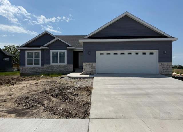 Property at 5417 Fernwood Dr, Cedar Falls, IA 50613, 3 beds, 2 baths