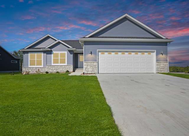 Property at 5417 Fernwood Dr, Cedar Falls, IA 50613, 3 beds, 2 baths