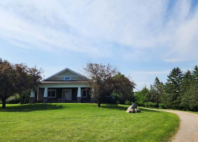 Property at 14581 230th St, Mason City, IA 50401, 4 beds, 2.5 baths