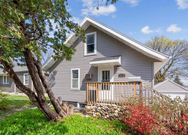 Property at 1115 W 11th St, Cedar Falls, IA 50613, 4 beds, 2 baths