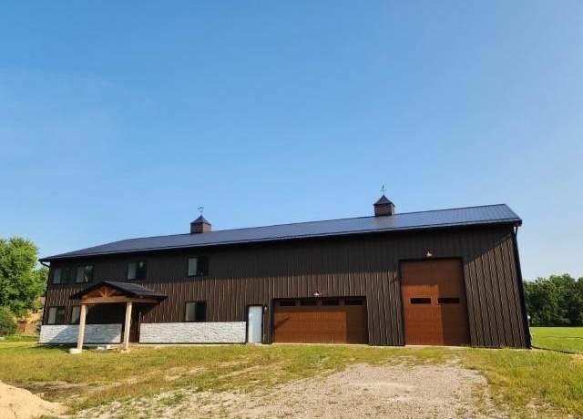 Property at 1368 12th NE, Mason City, IA 50401, 5 beds, 4 baths