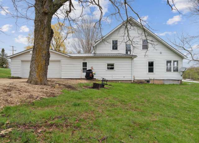 Property at 3120 231st Ave, Hopkinton, IA 52237, 4 beds, 1.5 baths