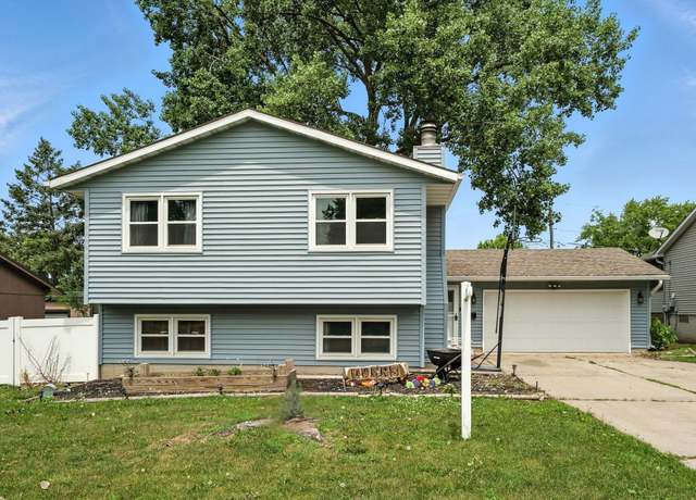 Property at 1155 Leona Ave, Waterloo, IA 50702, 2 beds, 2 baths