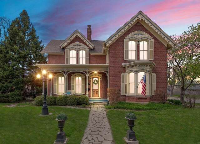 Property at 603 Clay St, Cedar Falls, IA 50613, 4 beds, 3 baths