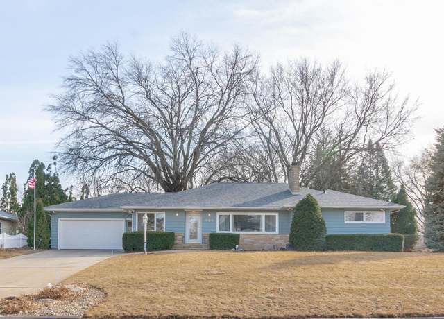 Property at 526 Midlothian Blvd. Blvd, Waterloo, IA 50701, 4 beds, 2.5 baths