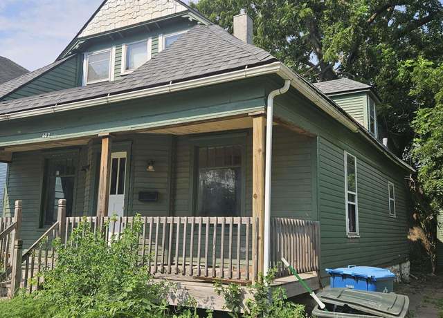 Property at 607 Logan Ave, Waterloo, IA 50703, 4 beds, 3 baths