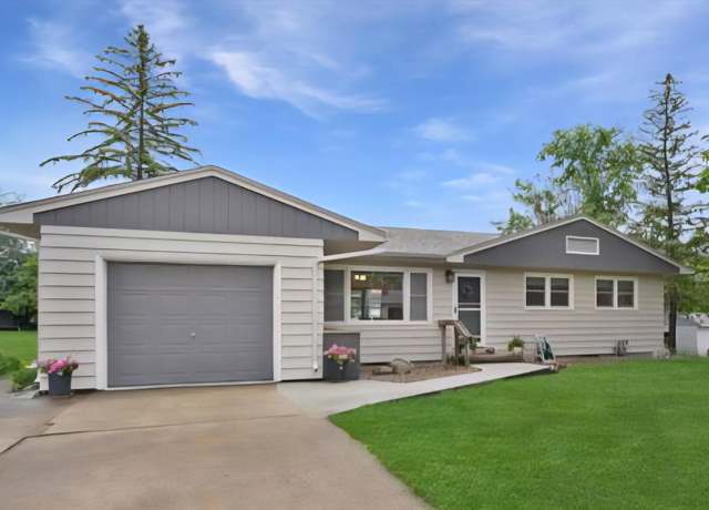 Property at 3202 Pridemore Dr, Cedar Falls, IA 50613, 3 beds, 1.5 baths