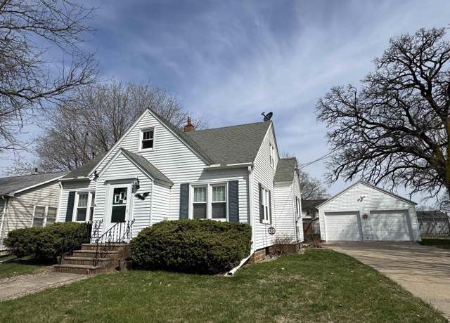 Property at 205 Wemple St, Parkersburg, IA 50665, 3 beds, 1.5 baths