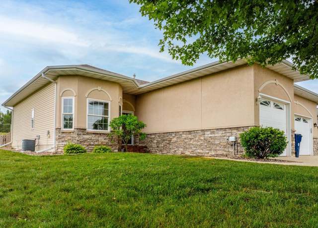Property at 5136 Sweet Water Cir, Waterloo, IA 50701, 2 beds, 1 bath