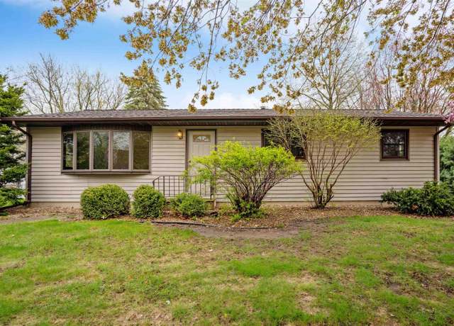 Property at 800 Monroe St, Laporte City, IA 50651, 4 beds, 2 baths