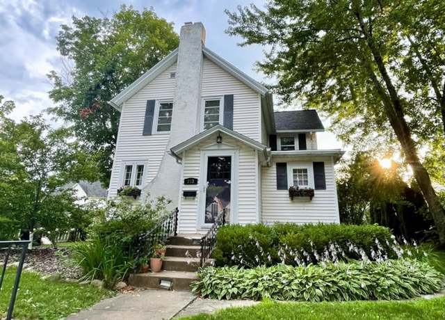 Property at 813 Clay St, Cedar Falls, IA 50613, 3 beds, 2 baths