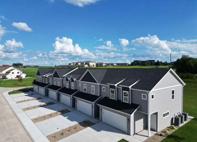 Property at 4315 Spruce Creek Dr, Cedar Falls, IA 50613, 3 beds, 2.5 baths