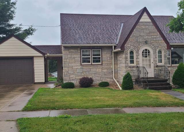 Property at 204 S Page St, Monona, IA 52159, 3 beds, 1 bath