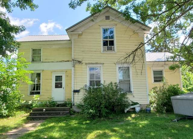 Property at 500 SW 6th Ave, Independence, IA 50644, 4 beds, 1 bath