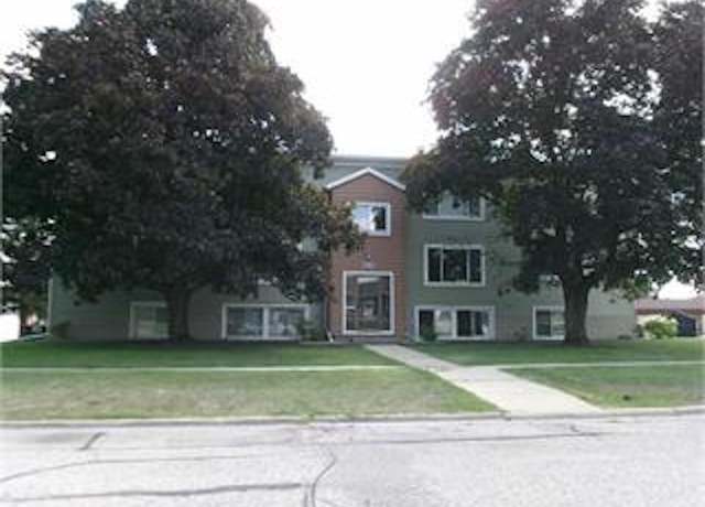 Property at 2406 W 3rd St, Cedar Falls, IA 50613