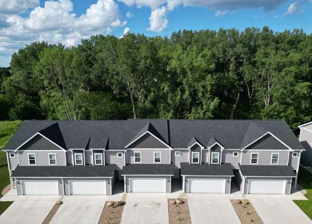 Property at 4328 Spruce Creek Dr, Cedar Falls, IA 50613, 3 beds, 2.5 baths