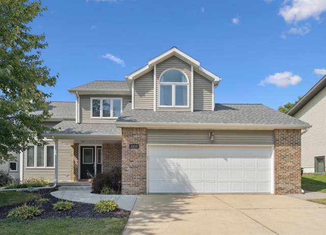 Property at 2219 Yorkshire Dr, Cedar Falls, IA 50613, 3 beds, 2.5 baths