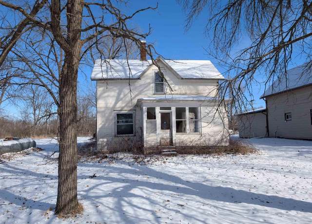 Property at 511 River St, Chester, IA 52134, 3 beds