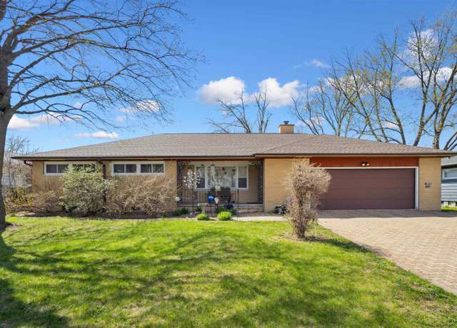 Property at 1814 W 11th St, Waterloo, IA 50702, 3 beds, 2.5 baths
