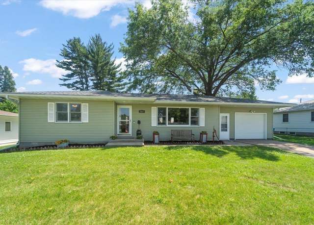 Property at 513 Brentwood St, Waterloo, IA 50701, 3 beds, 2 baths