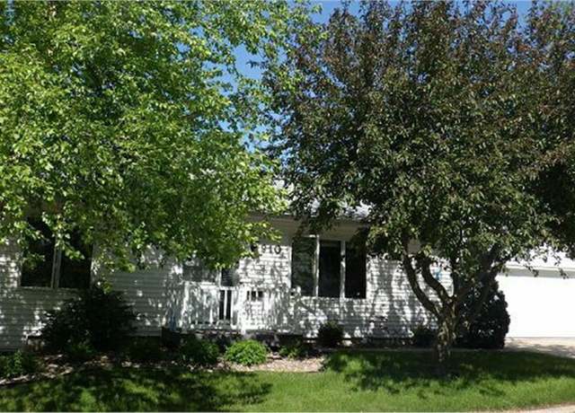 Property at 910 NW 6th St, Waverly, IA 50677, 3 beds, 3 baths