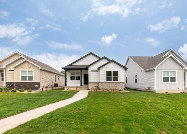 Property at 118 Axlewood Dr, Waterloo, IA 50701, 3 beds, 2 baths