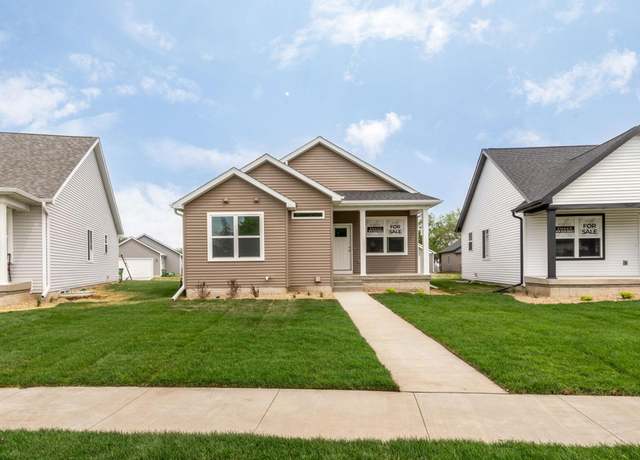 Property at 124 Axlewood Dr, Waterloo, IA 50701, 3 beds, 2 baths