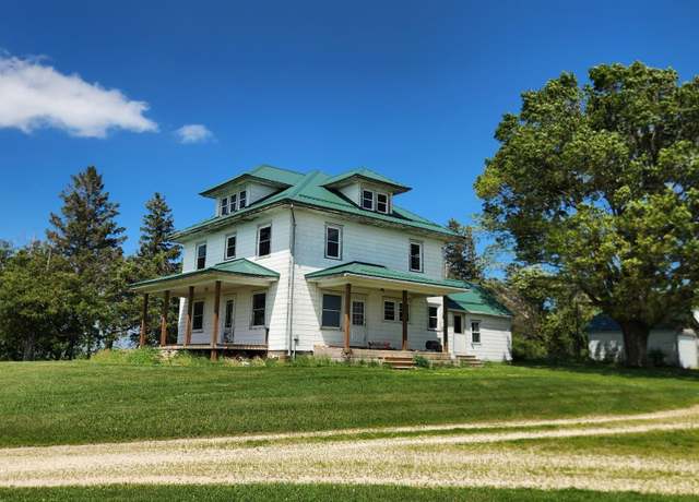 Property at 3346 C Ave, Lamont, IA 50650, 5 beds, 1 bath