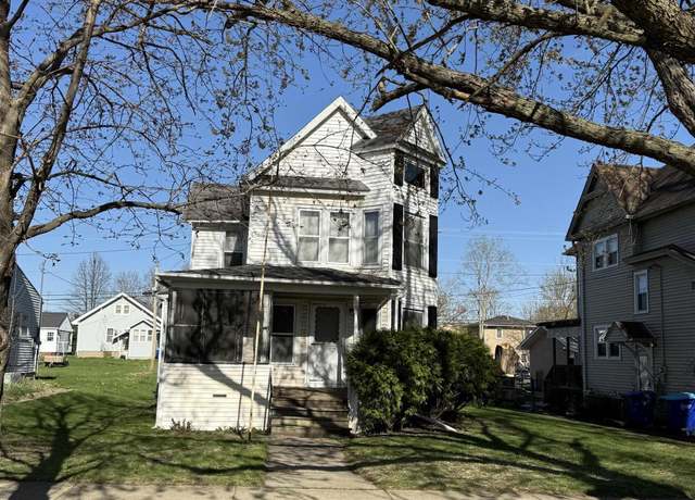 Property at 215 1 ST Ave Ave NE, Oelwein, IA 50662, 3 beds, 1.5 baths
