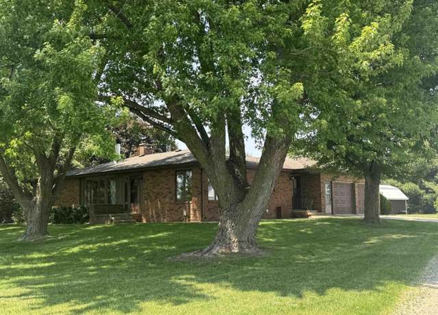 Property at 3063 Highway 18, Charles City, IA 50616, 4 beds, 3.5 baths