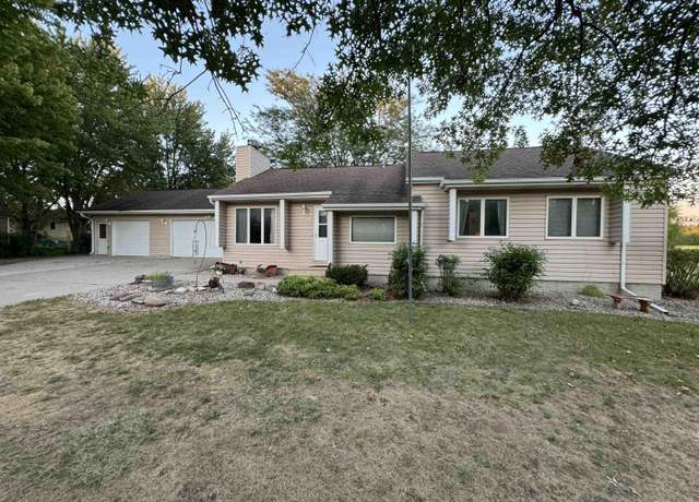 Property at 204 Brookside Dr, Parkersburg, IA 50665, 3 beds, 2 baths