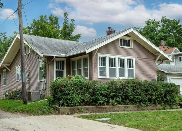 Property at 814 Allen St, Waterloo, IA 50702, 2 beds, 1 bath