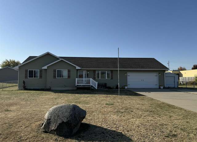 Property at 802 Hwy 57, Parkersburg, IA 50665, 4 beds, 3 baths