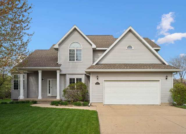 Property at 909 Barrington Dr, Cedar Falls, IA 50613, 5 beds, 3.5 baths