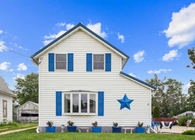 Property at 555 6th St, Jesup, IA 50648, 2 beds, 1 bath