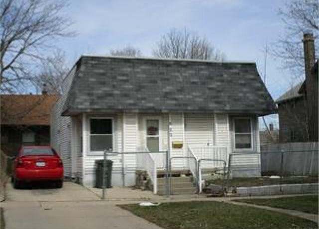 Property at 620 W 7 St, Waterloo, IA 50702, 2 beds, 1 bath