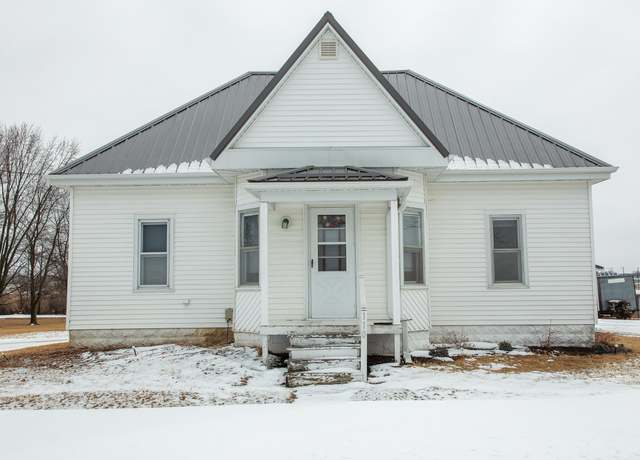 Property at 110 SE 12th St, Oelwein, IA 50662, 3 beds, 1 bath